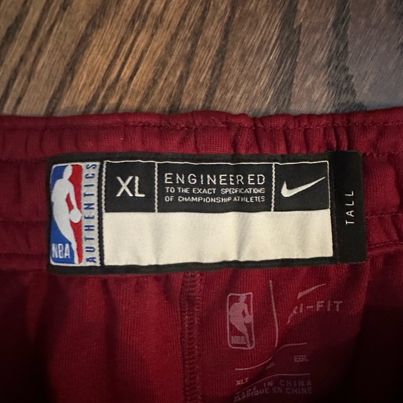 Men’s XL tall new with tags Cavs sweat pants - Picture 2 of 3